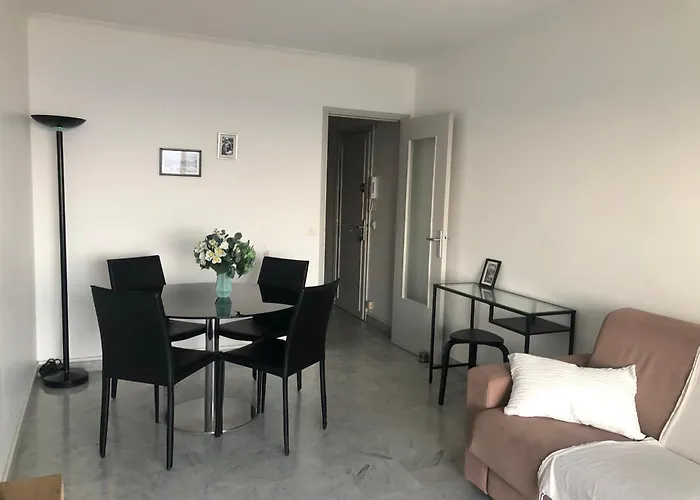 Vue 2 Pieces 公寓 芒通